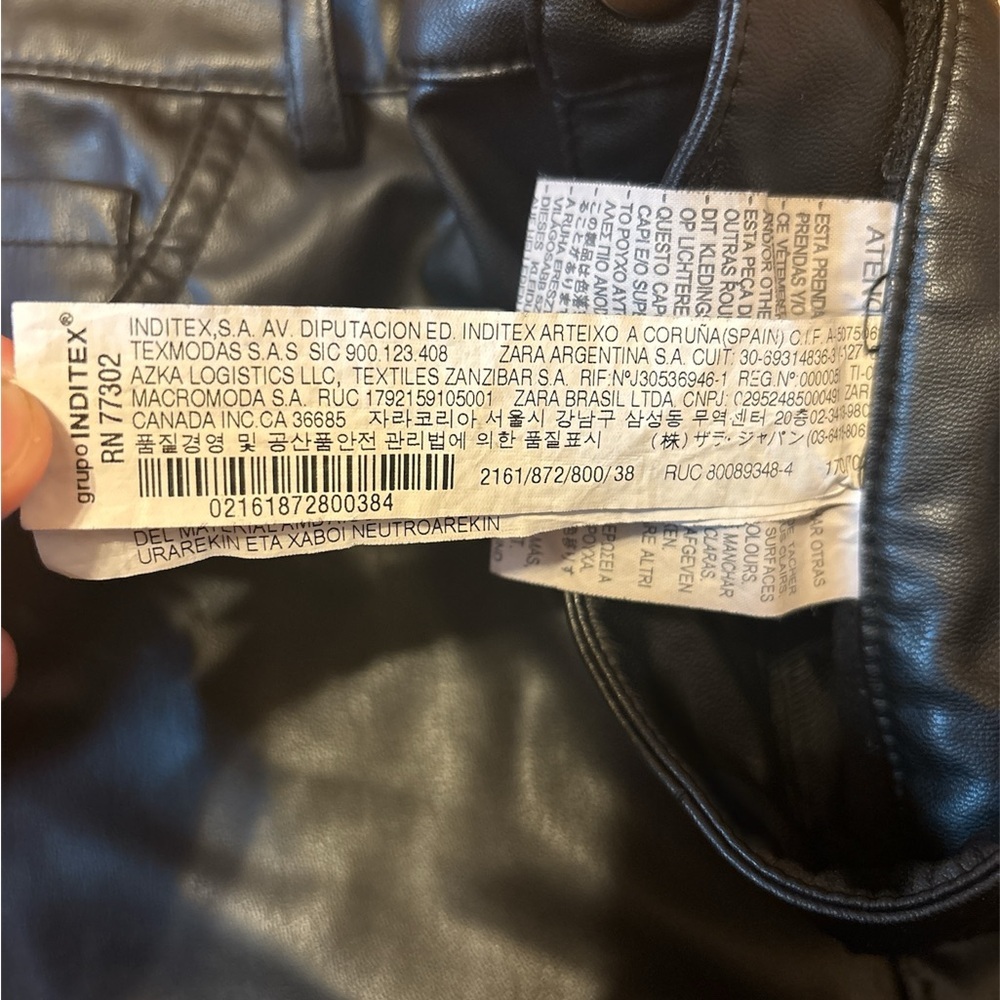 Zara FAUX‎ LEATHER FLARED SLIM PANTS BLACK - REF. 2161/872 - Picture 4 of 5